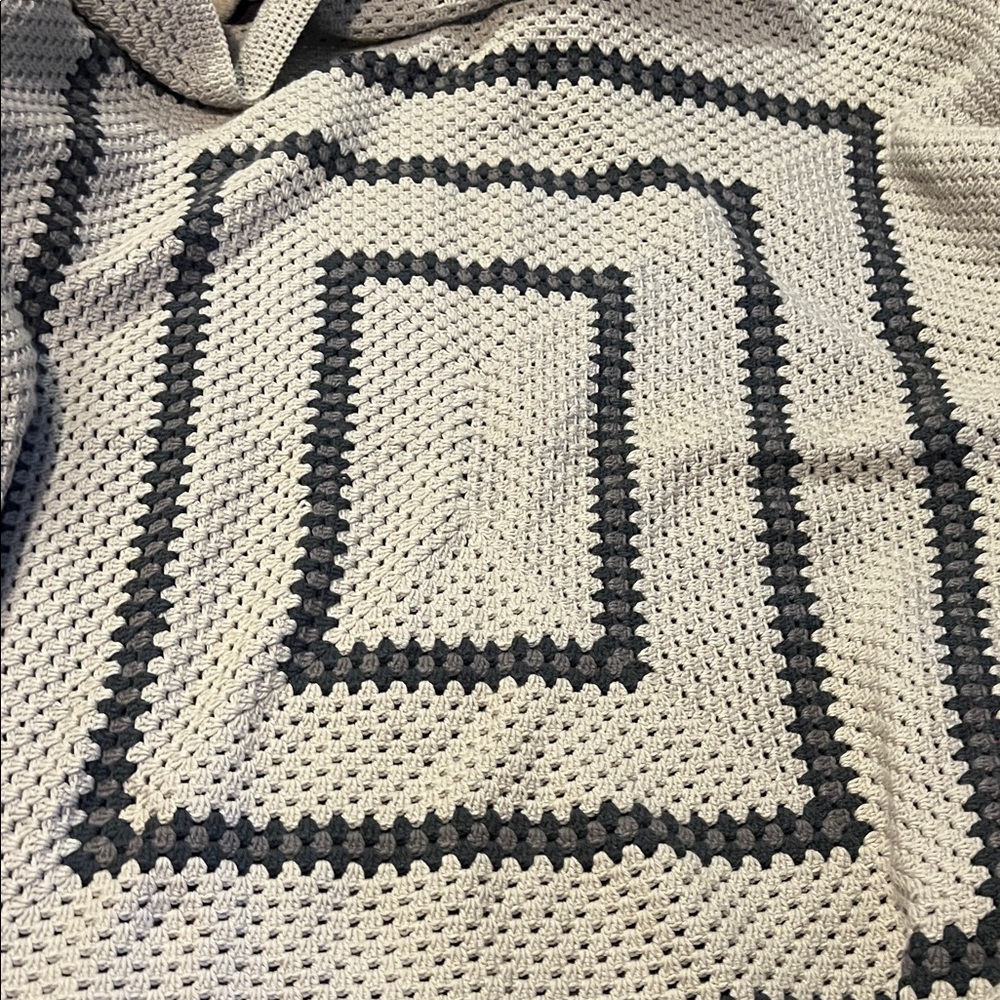 Gramdma Ventures Handmade Crochet Lg Granny Square Blanket Light Shades Gray New